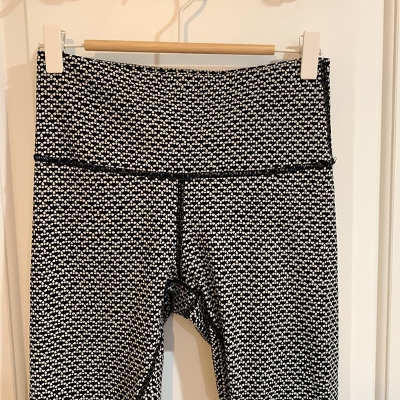 Lululemon Wunder unders in Monochromic black - Picture 2 of 8